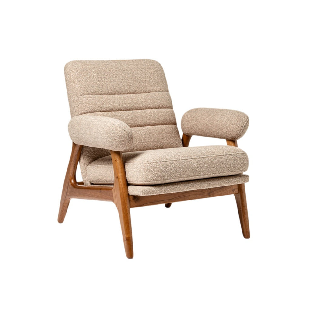 **Fauteuil en tissu beige avec structure en bois**